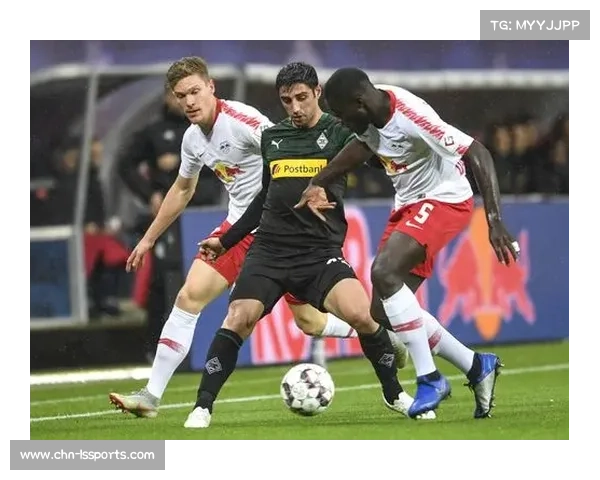 门兴VAR点球取消,莱比锡门柱挡出劳姆绝杀机会